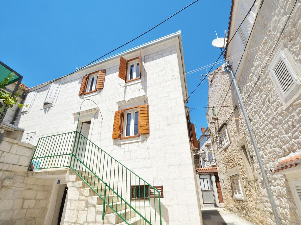 Apartment Petrovic Trogir Exterior photo