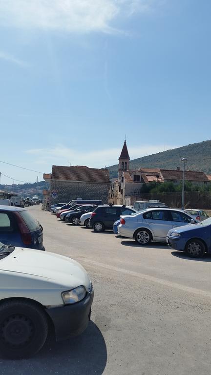 Apartment Petrovic Trogir Exterior photo