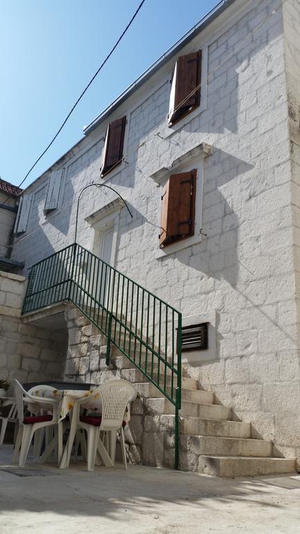 Apartment Petrovic Trogir Exterior photo