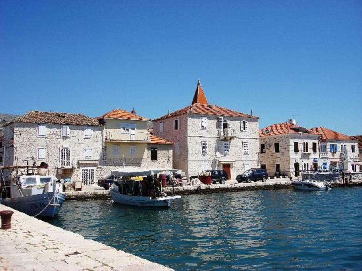 Apartment Petrovic Trogir Exterior photo